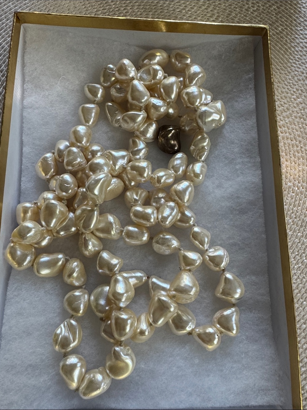 Look real & feel real large faux pearl necklace! 29”